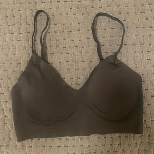 True & co seamless black bralette
